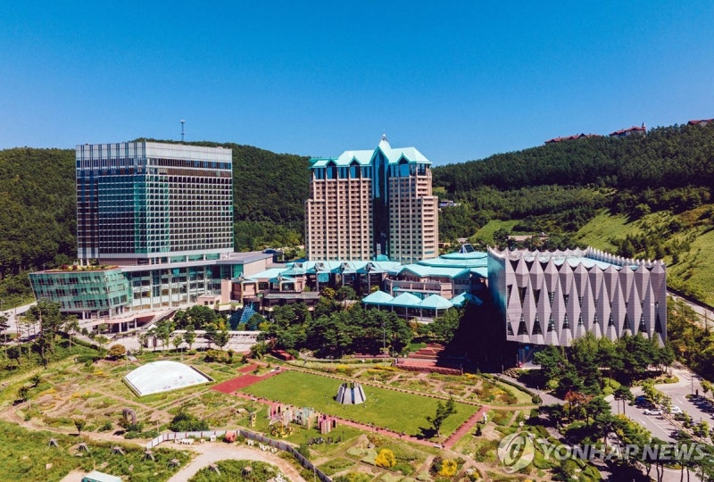강원랜드 노조 "<b>군</b> 출신 낙하산 <b>인사</b> 사장 임명 시도 중단하라"