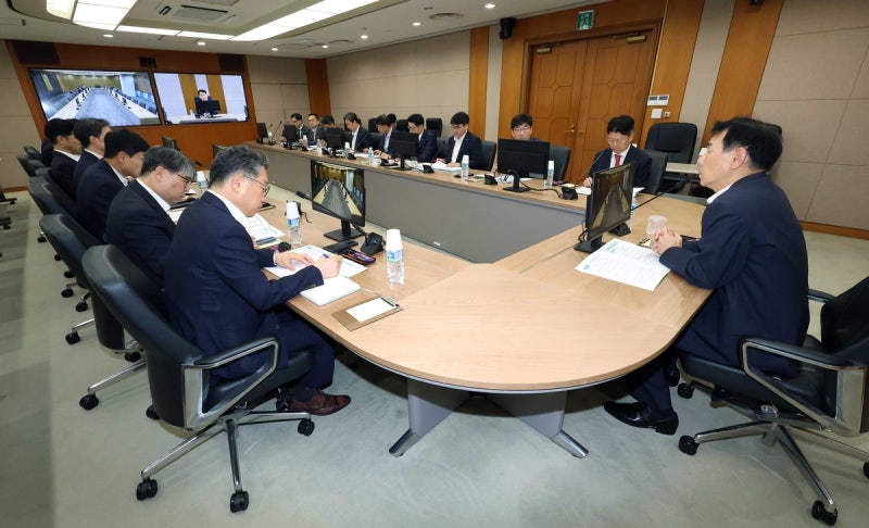 코스피 급락…<b>거래소</b>, 개장 전 '변동성확대' 긴급<b>점검회의</b>