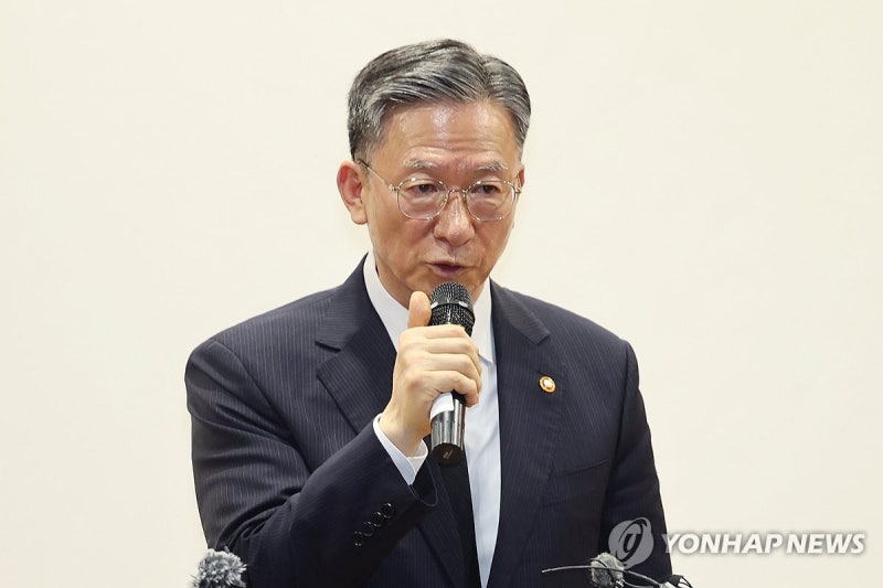 <b>정성호</b> "조작기소만 <b>국가폭력</b> 아냐…기소유예·공소보류도 잘못"