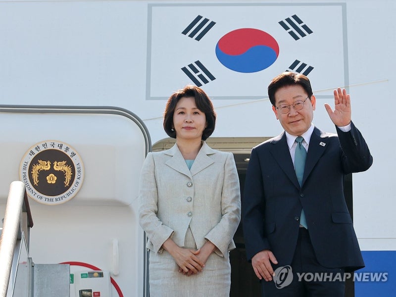 李<b>대통령</b>, 벨기에로 <b>출국</b>…G7 정상회의 계기 유럽 순방 시작