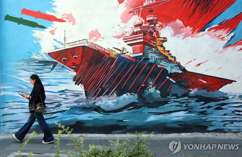 [속보] 이란 "<b>바레인</b> 美해군 <b>5함대 타격</b>…중동 미군기지 표적"