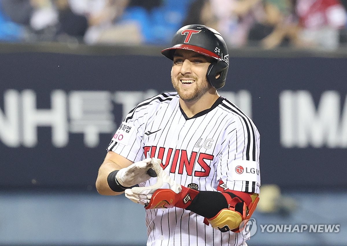 <b>오스틴</b>, <b>만루홈런</b>
