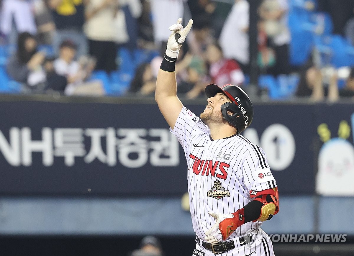 <b>오스틴</b>, <b>만루홈런</b>