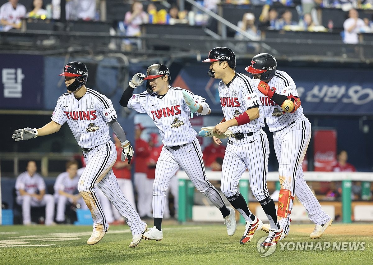 <b>오스틴</b>, <b>만루홈런</b>