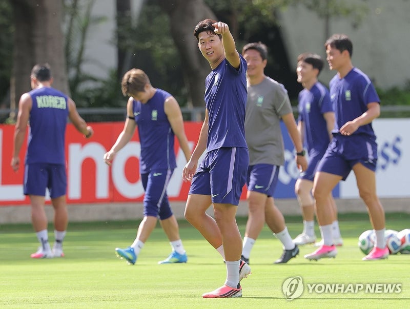[특징주] 월드컵 특수 기대감?…치킨株 급등(종합)