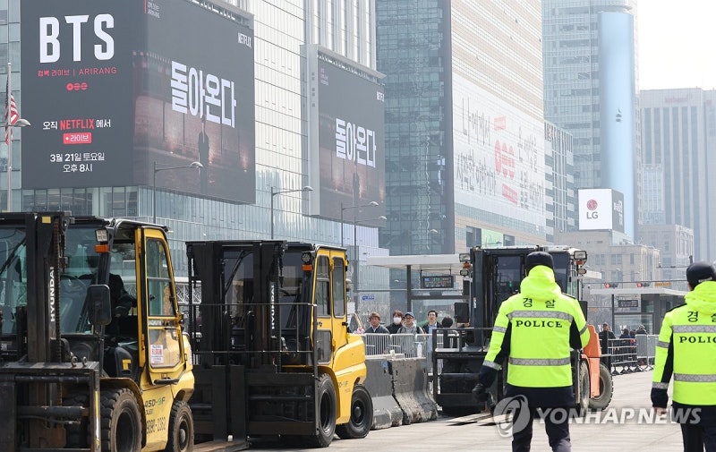 경찰, <b>BTS공연</b>·靑 <b>테러협박</b>범에 100만∼200만원씩 손해배상 청구