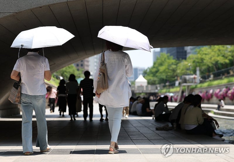 수요일 곳곳 소나기·한낮 자외선 강해…"우양산 챙기세요"