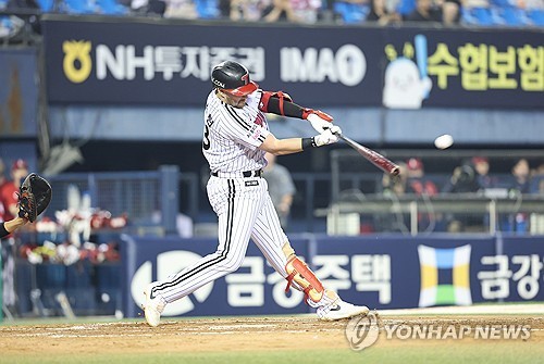 LG, 1회말 솔로홈런 4방 '쾅쾅쾅쾅'…주말 3연전 싹쓸이(종합)