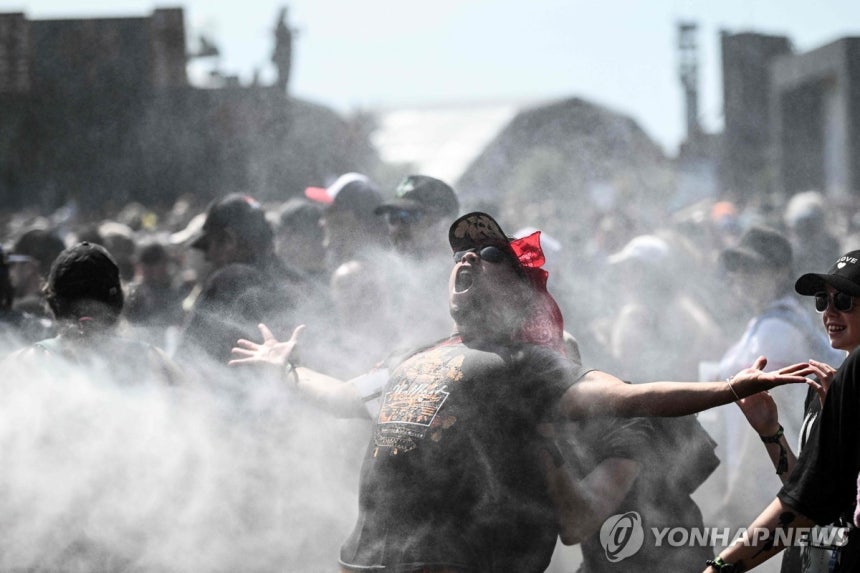 19일 프랑스 서부의 음악 축제 [AFP=연합뉴스 자료사진.재판매 및 DB 금지]