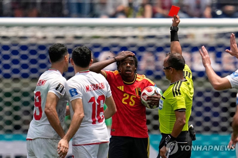 [월드컵] 이란, '1명 퇴장' 벨기에와 0-0 무승부…나란히 2무