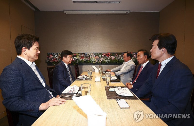정점식, 국힘 4선과 연쇄 회동…張 거취·당 혁신방안 등 논의