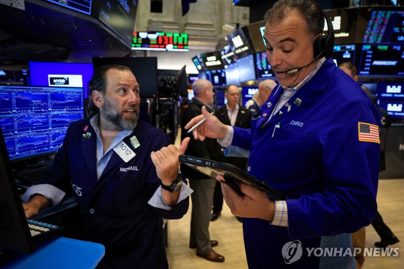 뉴욕증시, 마이크론 웃고 애플 울었다…혼조 속 나스닥 0.5%↓(종합)