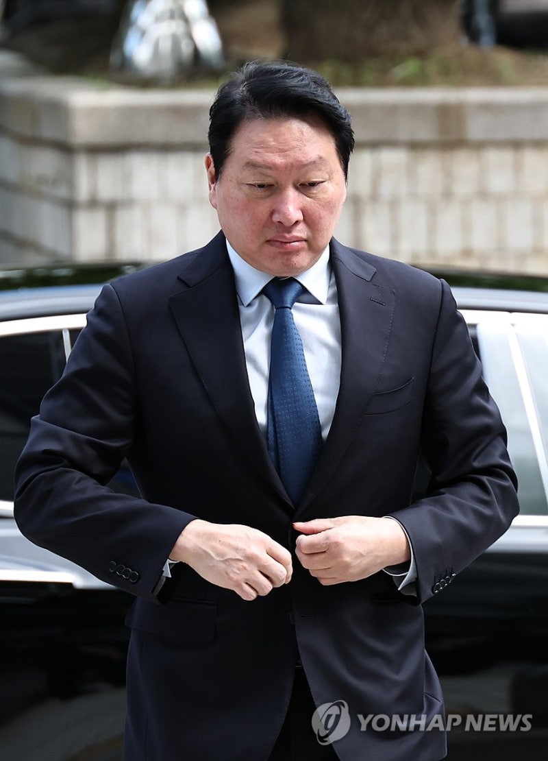 최태원 회장, 재산분할 2차 변론 출석