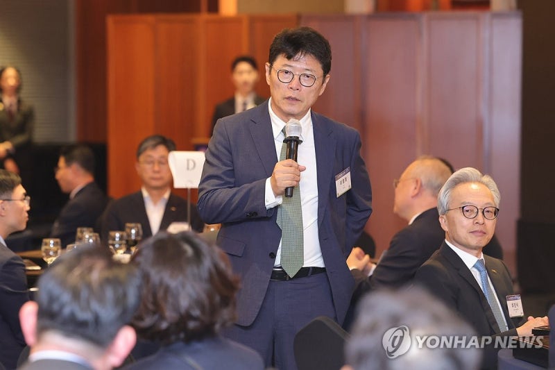 오찬사하는 이형희 SK 부회장