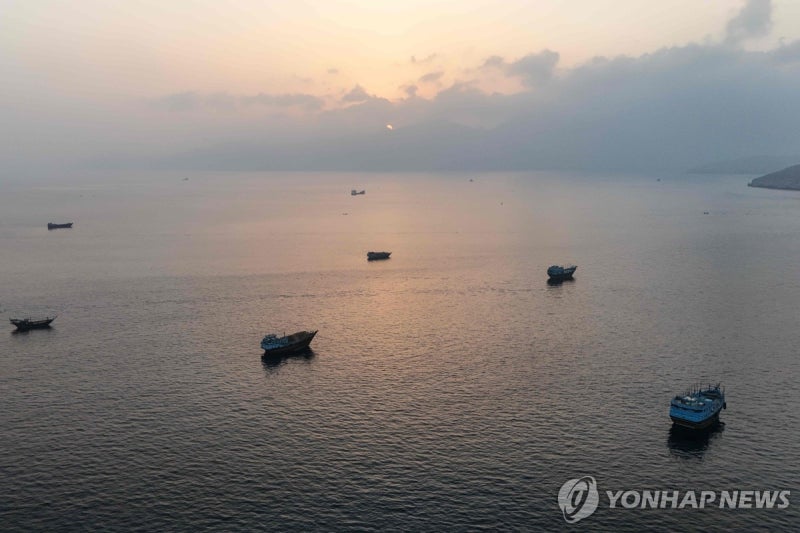 미군, 호르무즈서 이란 연이틀 공습…"이란의 상선 공격에 대응"(종합)
