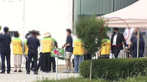 '음주 뺑소니' 가수 <b>김호중 가석방</b>…언론 노출 없이 출소