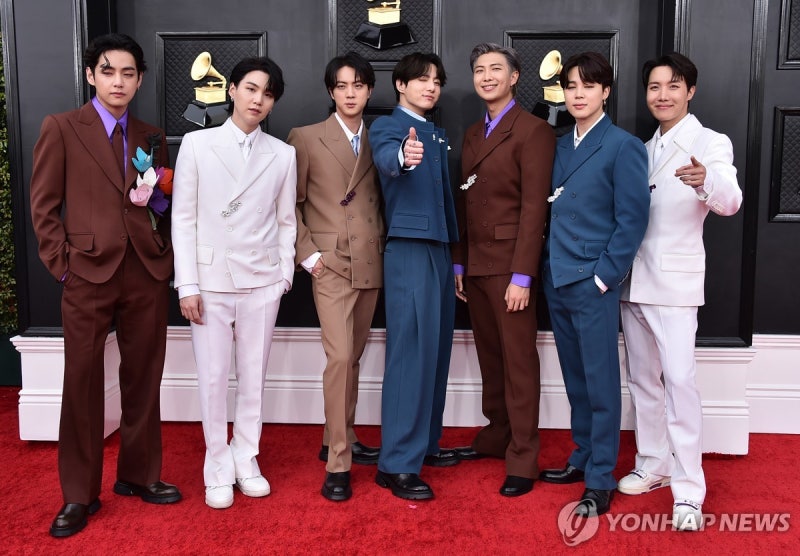 첫 BTS 맞이에 설레는 '유럽 수도'…아미 집결에 브뤼셀 '들썩'