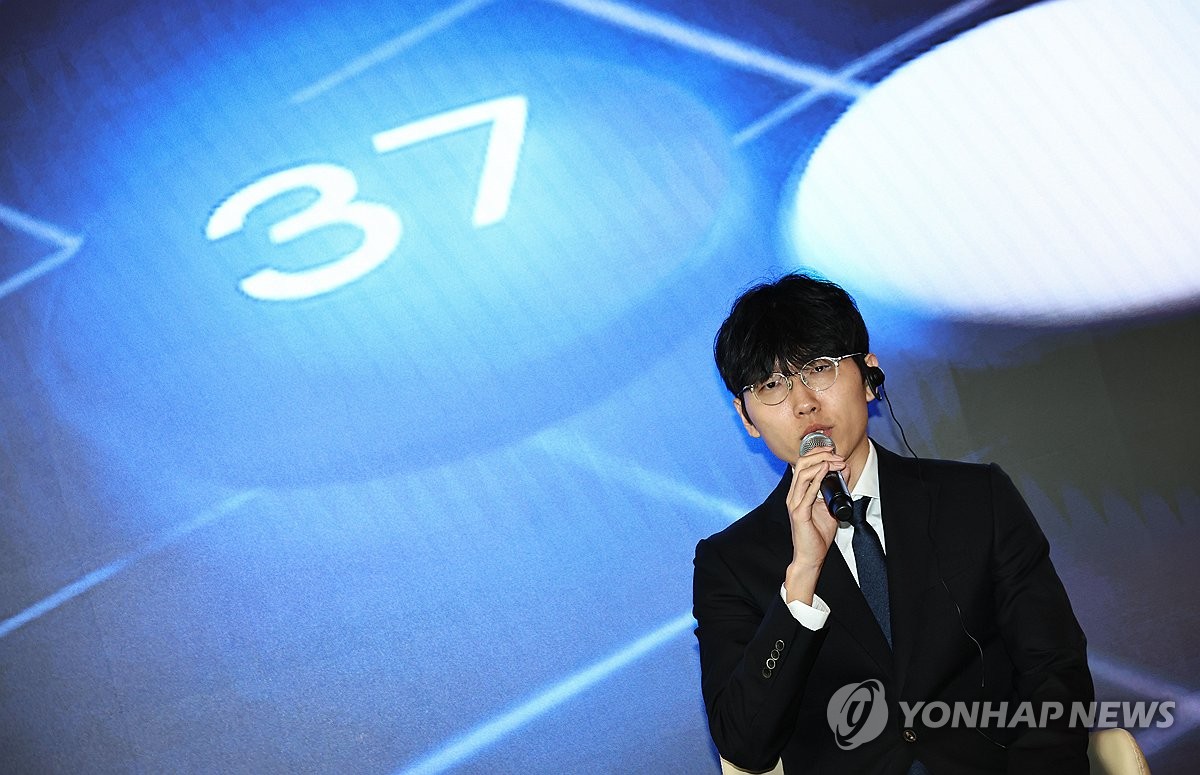 세계 최강 신진서, 바둑 AI 카타고와 '2점 접바둑' 3번기