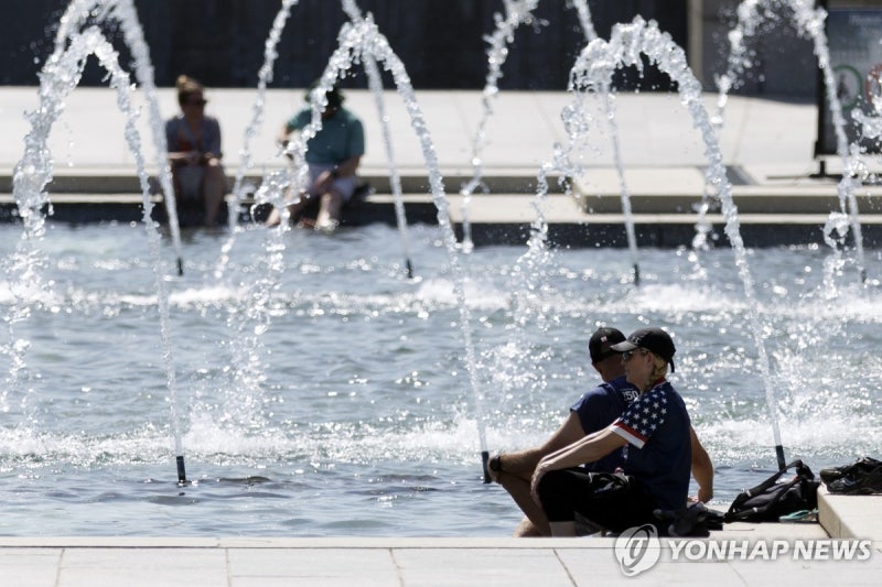 <b>독립기념일</b> 연휴 앞둔 美동부도 기록적 폭염…뉴욕 체감 43도