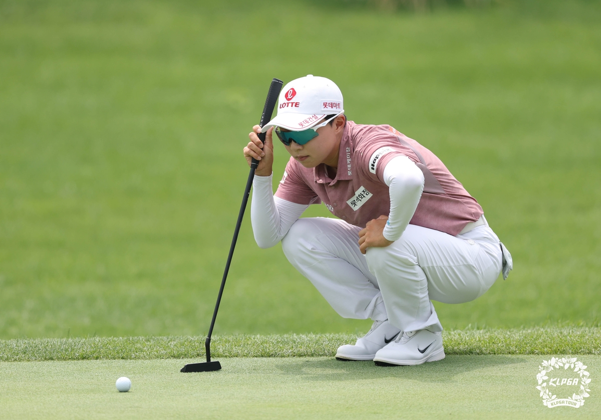 <b>김효주</b>, KLPGA 롯데오픈 3R서 '3타차 5위'…박예지 단독 선두