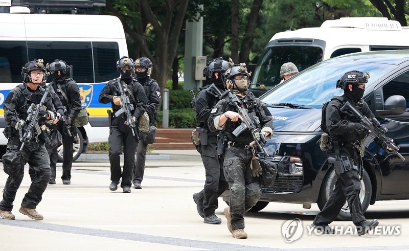 <b>다중이용시설</b> 테러 대응 실제<b>훈련</b>, 적 추적