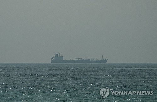 <b>호르무즈 선박 피격</b>에 국제유가 급등…브렌트유 3%↑