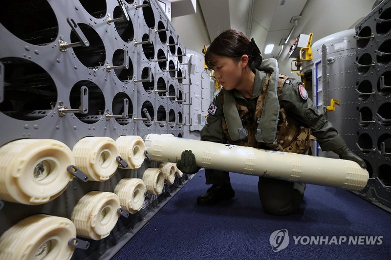 [르포] 태평양에 뜬 '잠수함 킬러'…韓해군 P-8A 대잠전 임무 현장
