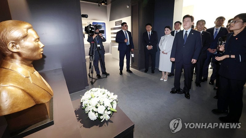李대통령, 몽골 <b>이태준</b> 열사 <b>기념관</b> 방문…"숭고한 뜻 잇겠다"