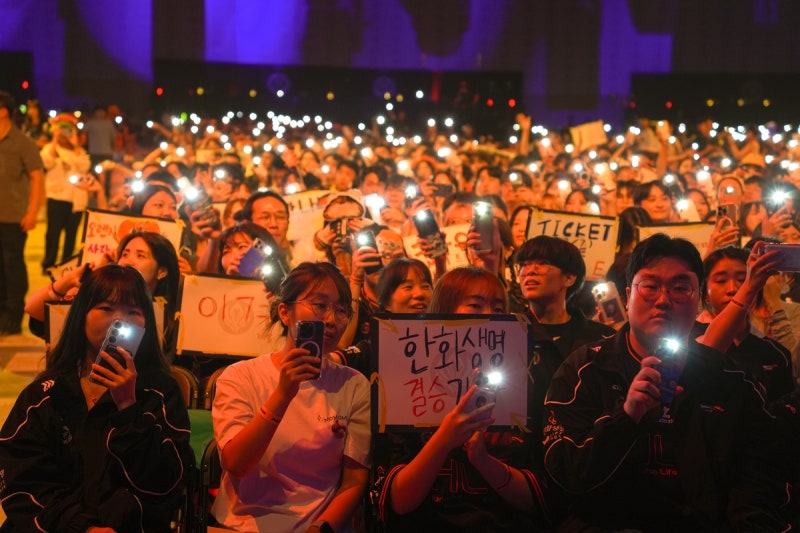 <b>한화생명</b>, 벼랑 끝서 뒤집었다…창단 첫 MSI <b>결승 진출</b>