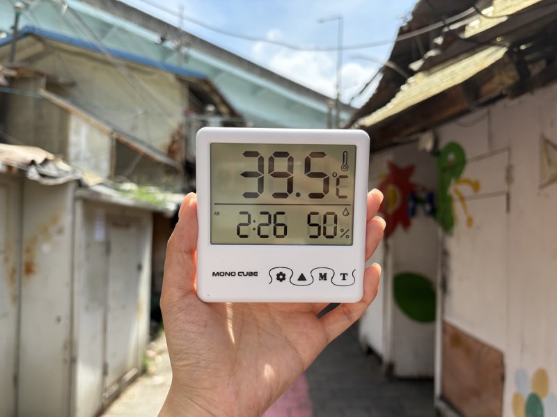 [르포] 39.5도 폭염에 쪽방촌 어르신·시장 상인 "견디는 수밖에"