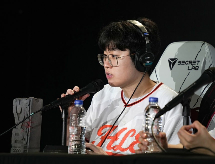 우승 인터뷰하는 한화생명e스포츠 '제우스' 최우제
(대전=연합뉴스) 김주환 기자 = 2026 미드 시즌 인비테이셔널(MSI)에서 중국 BLG를 꺾고 우승한 한화생명e스포츠 '제우스' 최우제가 기자회견에서 답변