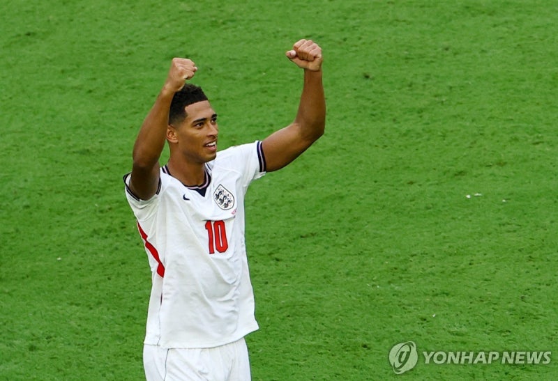 [월드컵] 벨링엄 멀티골 <b>잉글랜드</b>, 노르웨이 2-1 꺾고 <b>4강</b>행…굿바이 홀...