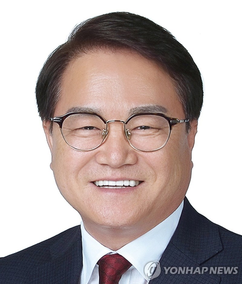 <b>김하수</b> 전 <b>청도군수</b> 숨진 채 발견…인사 비위 혐의로 수사받아