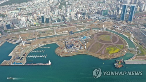 부산항 북항 재개발 랜드마크 부지(오른쪽) [부산항만공사 제공. 재판매 및 DB 금지]