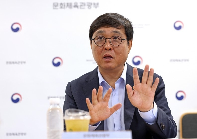 <b>최휘영</b> 장관 "한식은 문화 매개체…해외 <b>확산</b> 적극 지원"