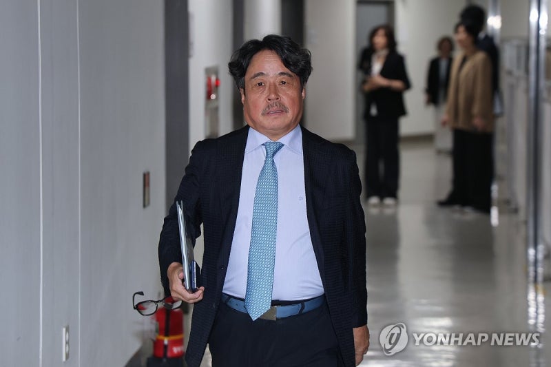 <b>내년 최저임금</b> '1만600원∼1만860원 사이'…공익위원 심의촉진