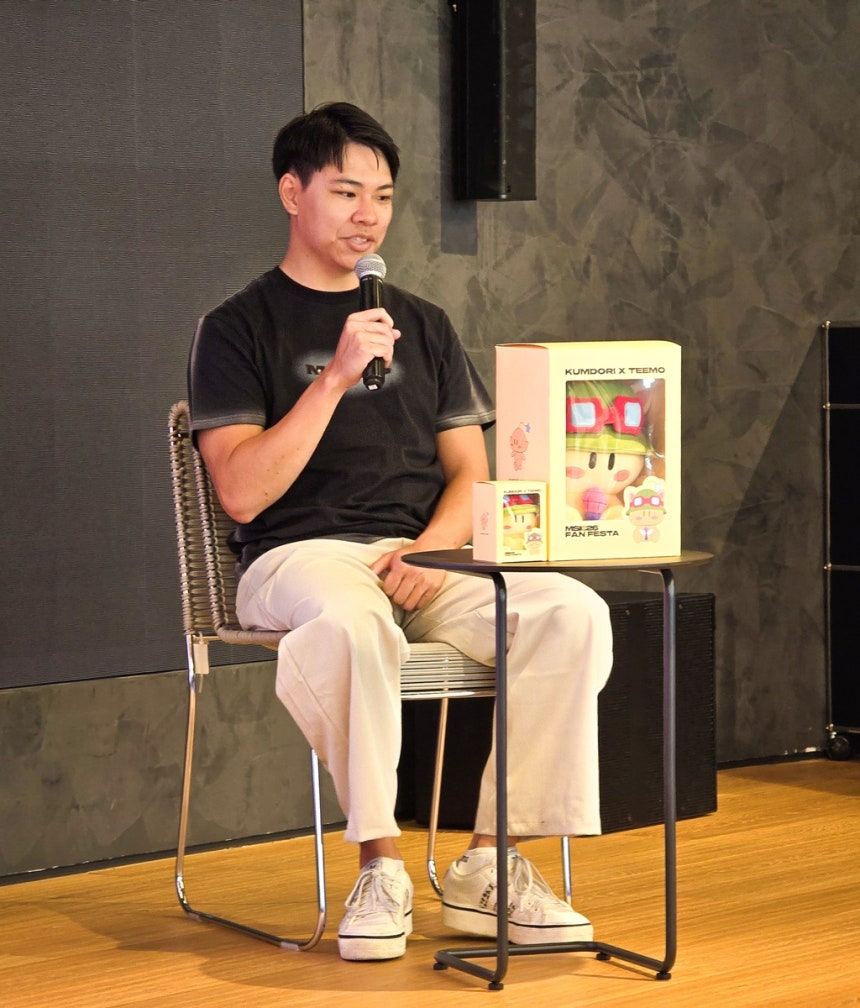 소환사의 협곡 변화 설명하는 매슈 릉 해리슨 디자이너
(서울=연합뉴스) 김주환 기자 = 라이엇게임즈 매슈 릉 해리슨 디자이너가 10일 서울 강남구 사옥에서 올해 상반기 리그 오브 레전드(LoL)에 단행한 주요