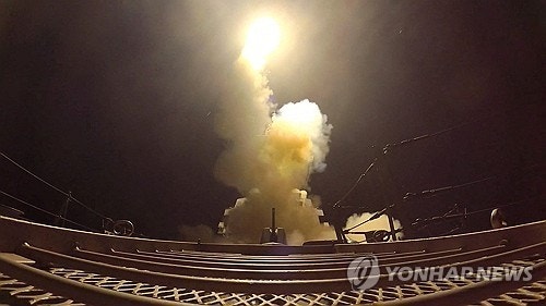 美, 대이란 <b>해상봉쇄</b> 돌입 1시간 앞두고 이란 또 공습