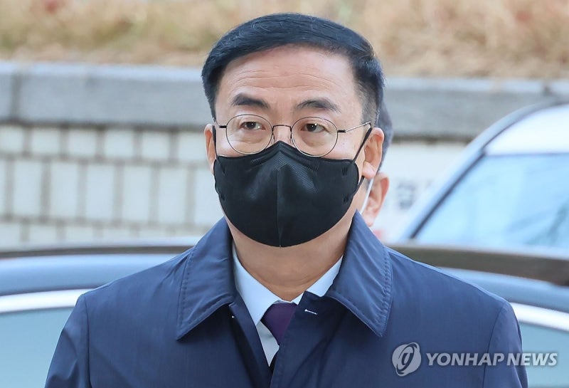 '아들 <b>특혜 채용</b>' <b>김세환</b> 전 선관위 사무총장 징역 2년