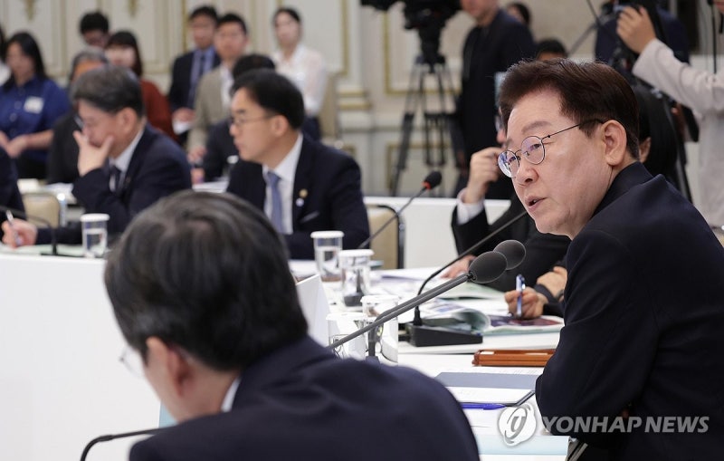 李대통령 "<b>개인정보</b>유출 <b>제재</b> 강화, 특정기업 고려한 조치 아냐"