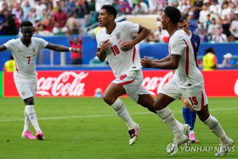 [<b>월드컵</b>] 잉글랜드, 10골 난타전 끝 프랑스 6-4 꺾고 3위…사카 해트트릭...