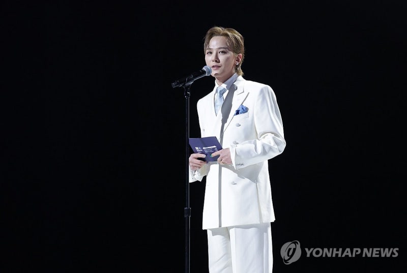 세계유산위원회 <b>개회식</b>, 지드래곤의 메시지 퍼포먼스