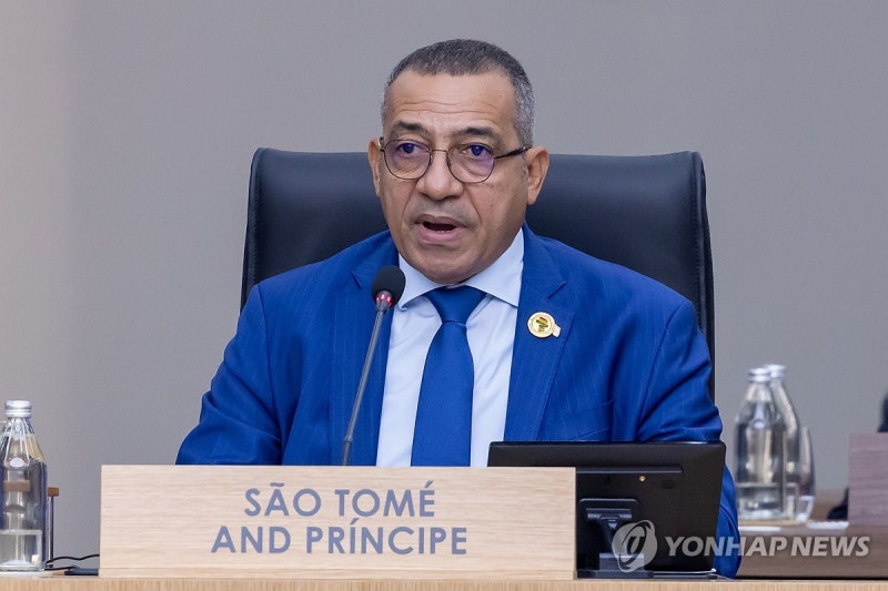 서아프리카 섬나라 상투메프린시페, 빌라 노바 대통령 재선