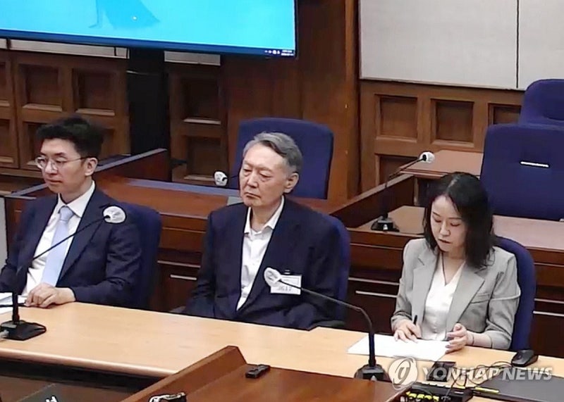 尹, '<b>체포방해</b>' 재판소원 안하기로…"현행 사법권 체계와 안맞아"