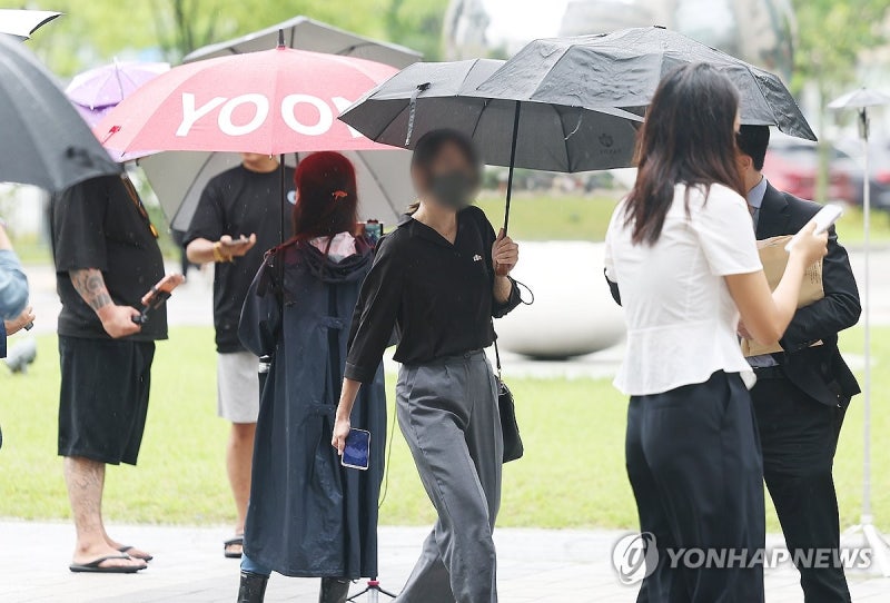 '<b>잠실 개표소 봉쇄</b>' 피의자 영장심사 출석