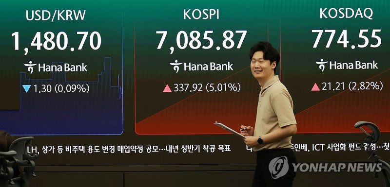작년 1인 <b>가계순자산</b> 2.7억…주가·집값 올라 4년만에 최대폭↑
