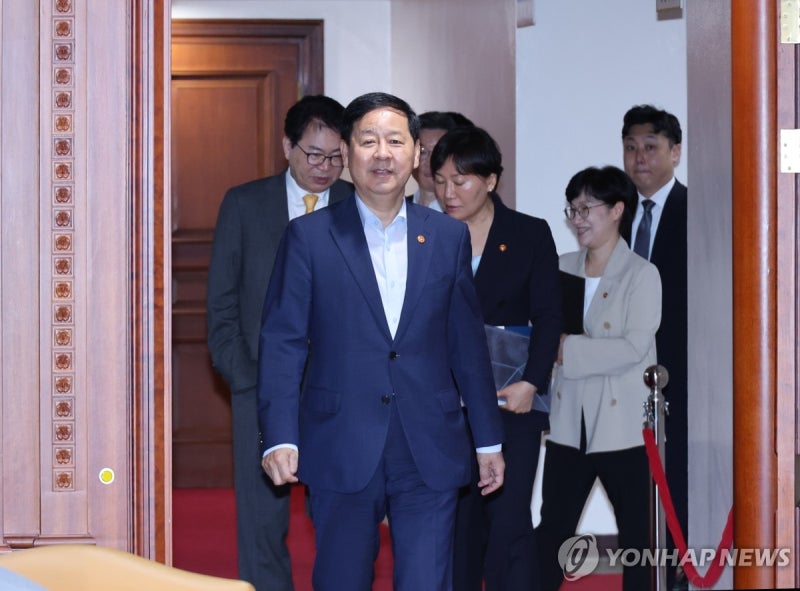 구윤철 "3대 메가프로젝트 성공 위해 국책硏 합동 연구지원"