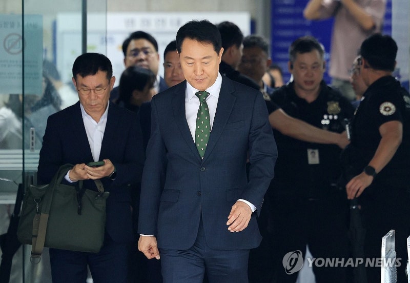 오세훈 '여론조사 대납' 1심 벌금 1천만원…확정시 시장직 상실(종합)