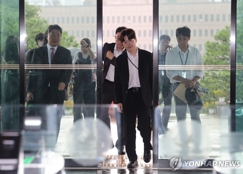 합수본, 중앙<b>선관위</b> 등 <b>압수수색</b>…'선거 통계 조작' 수사 착수(종합)