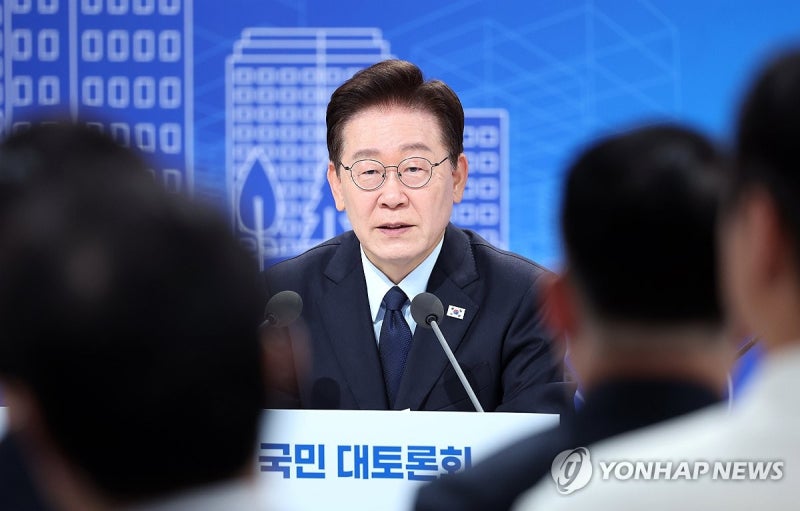 부동산 정상화 선언, 억지로 가격 낮추는 게 타깃이 아니야